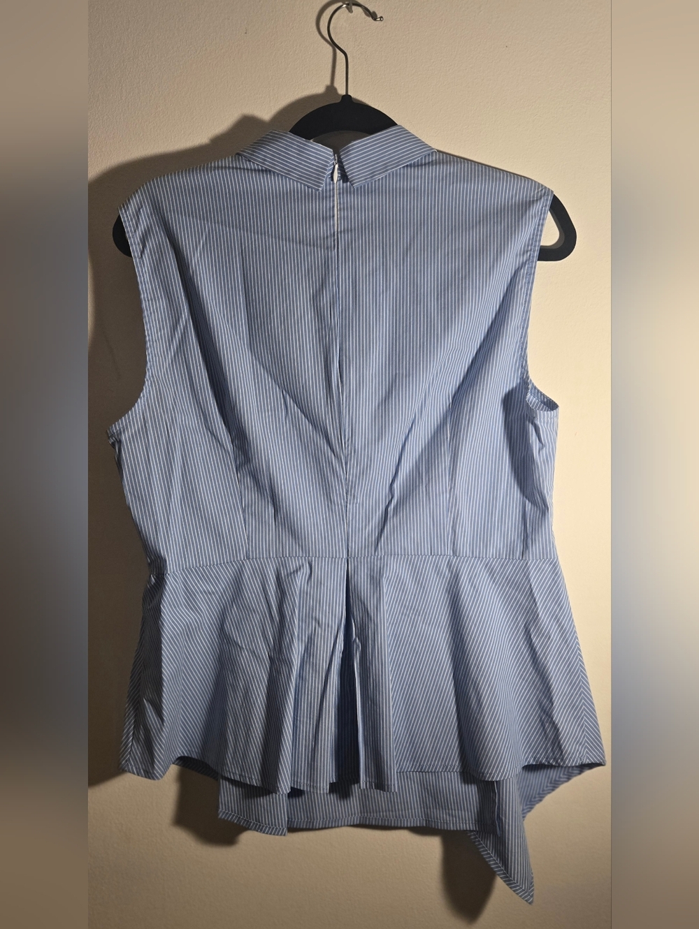 Como Vintage Light Blue Pinstripe Sleeveless Button-Down Shirt - Picture 2 of 3